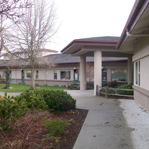 Exterior photograph of Island View Elementary